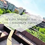 Mátyás Corner Square